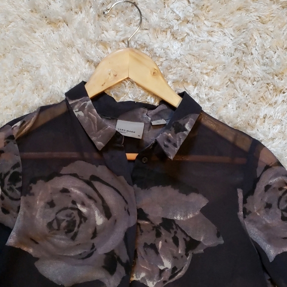 Vero Moda Sheer blouse - Picture 2 of 2